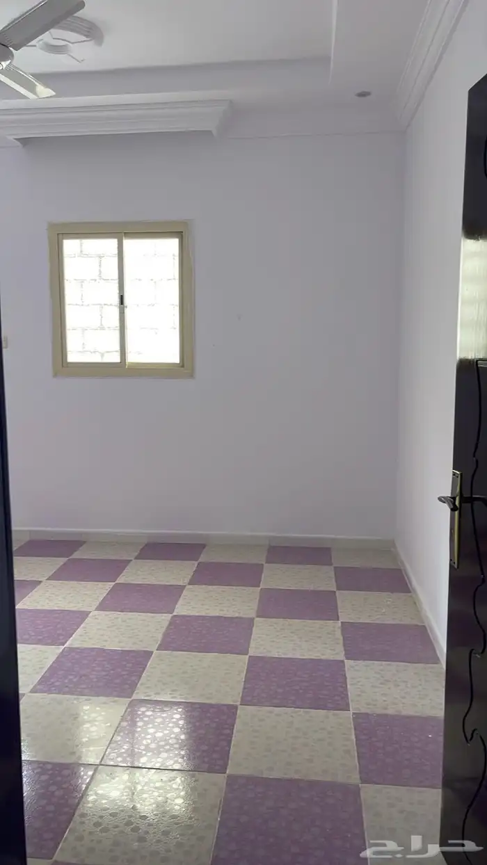 للإيجار شقة دور أرضي بحي الواسط 5