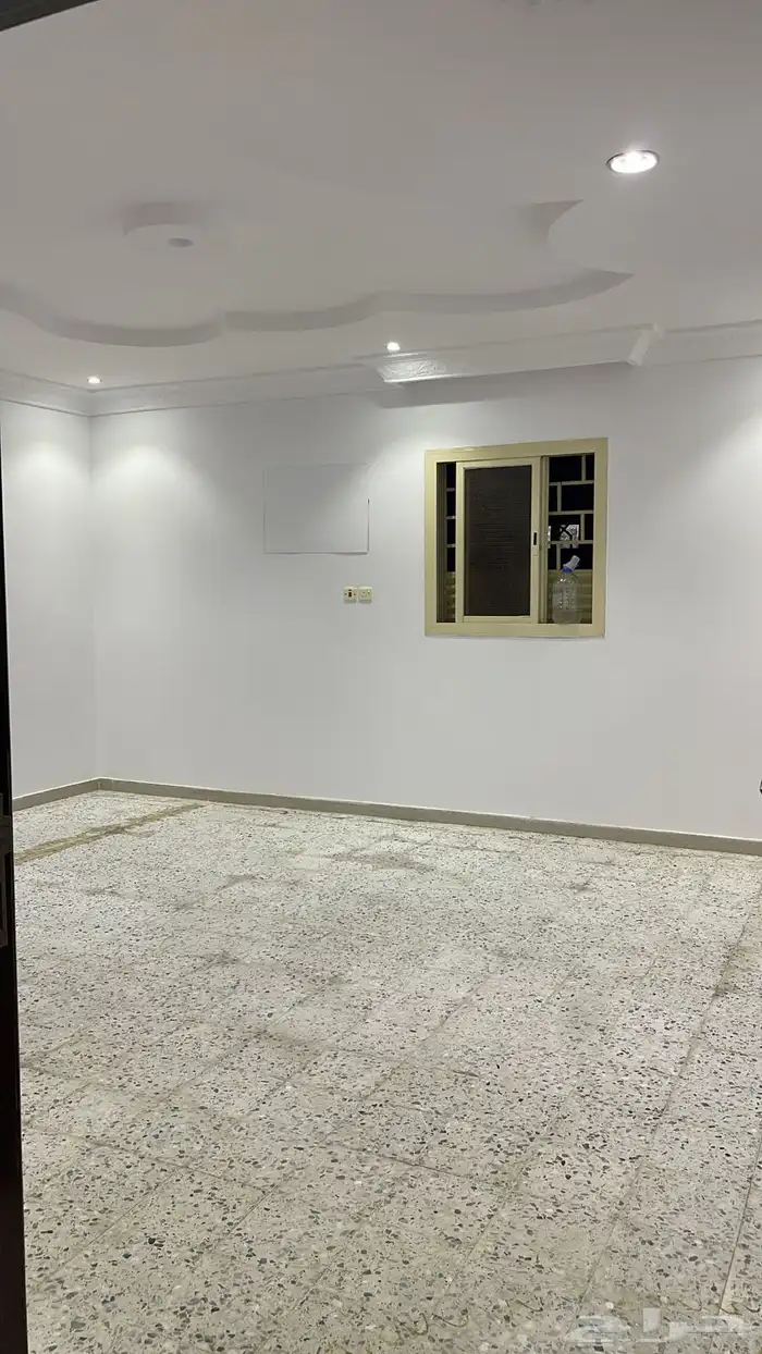 للإيجار شقة دور أرضي بحي الواسط 4