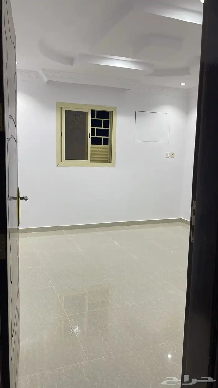 للإيجار شقة دور أرضي بحي الواسط 1