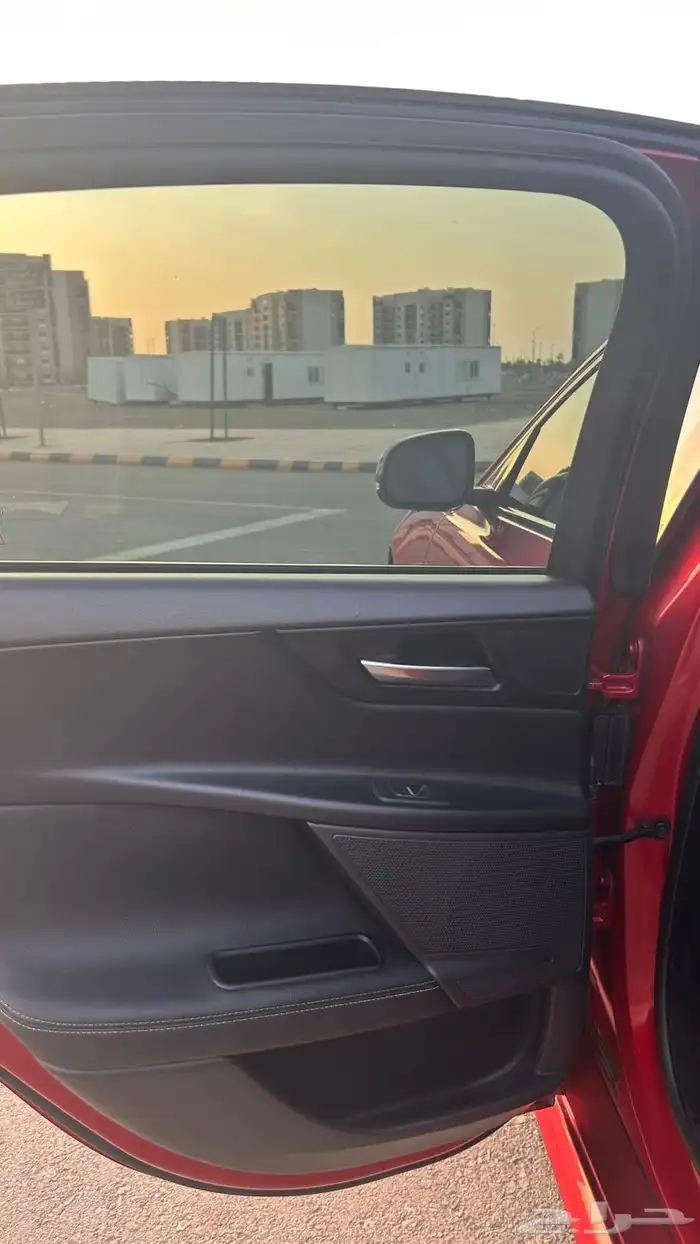 جاكوار XE 2016 6