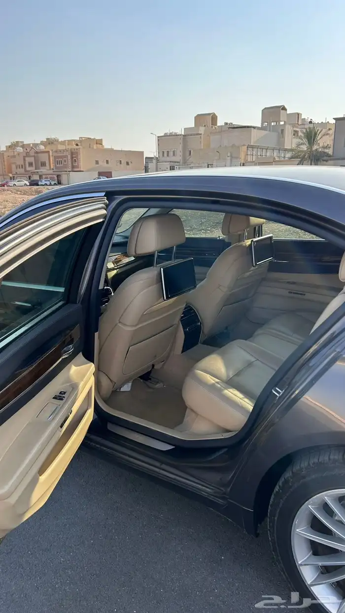 BMW2014 فل كامل 740 13