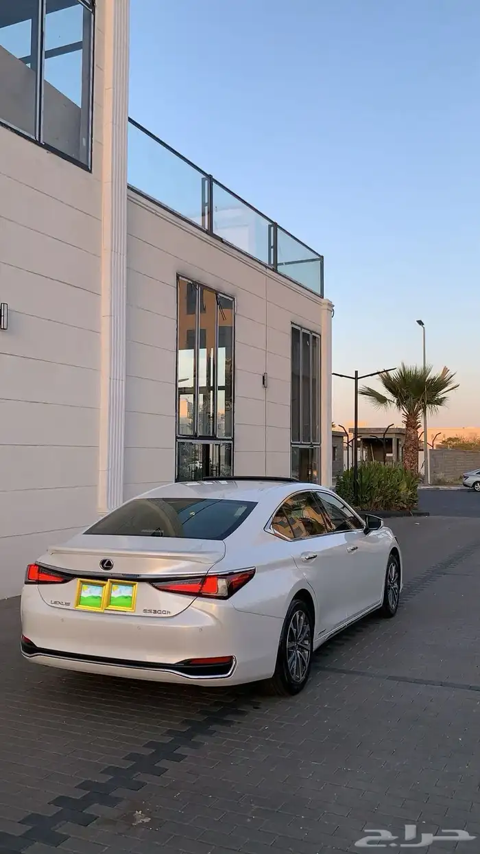 عرض اليوم لكزس (هايبرد) 2022 اخو الوكالة.. 4