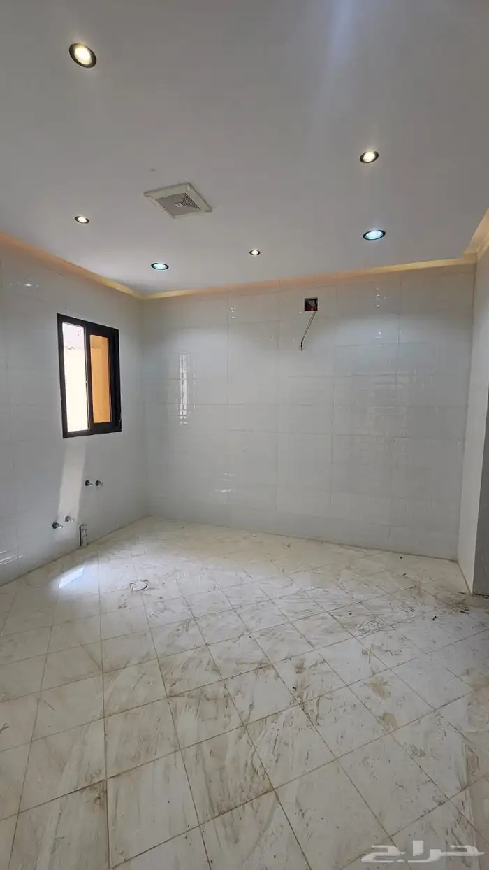 للبيع فيلا وشقتين في الرياض 5