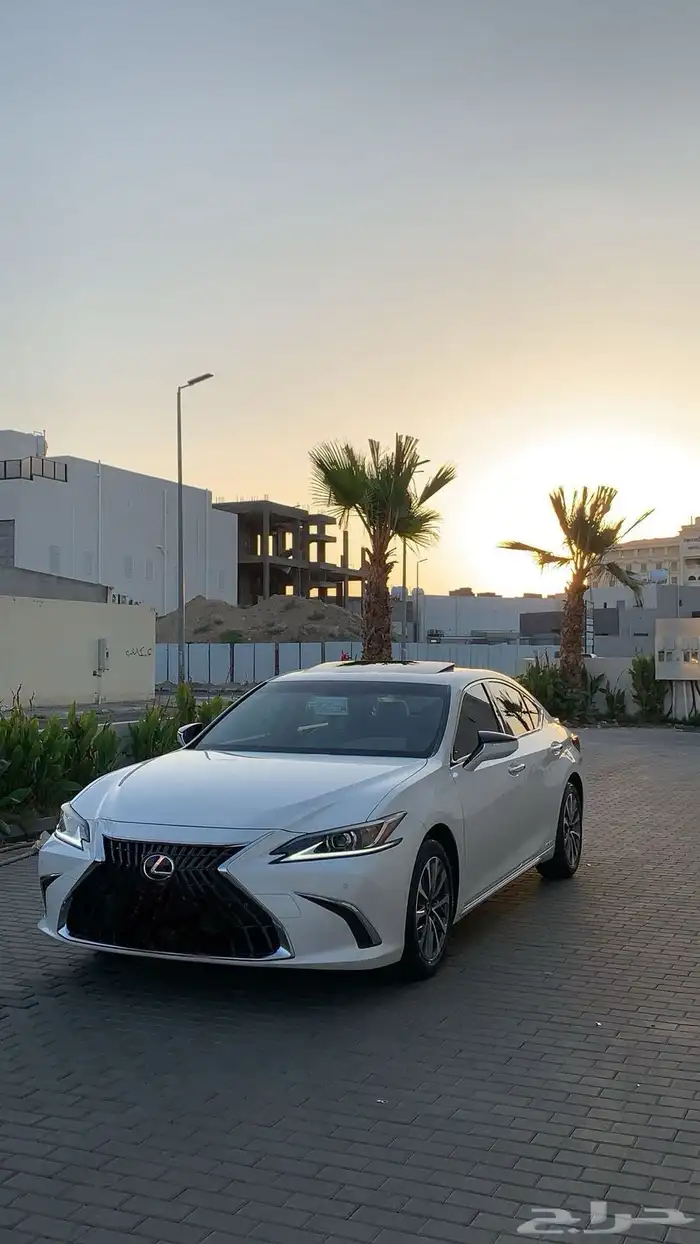 عرض اليوم لكزس (هايبرد) 2022 اخو الوكالة.. 8
