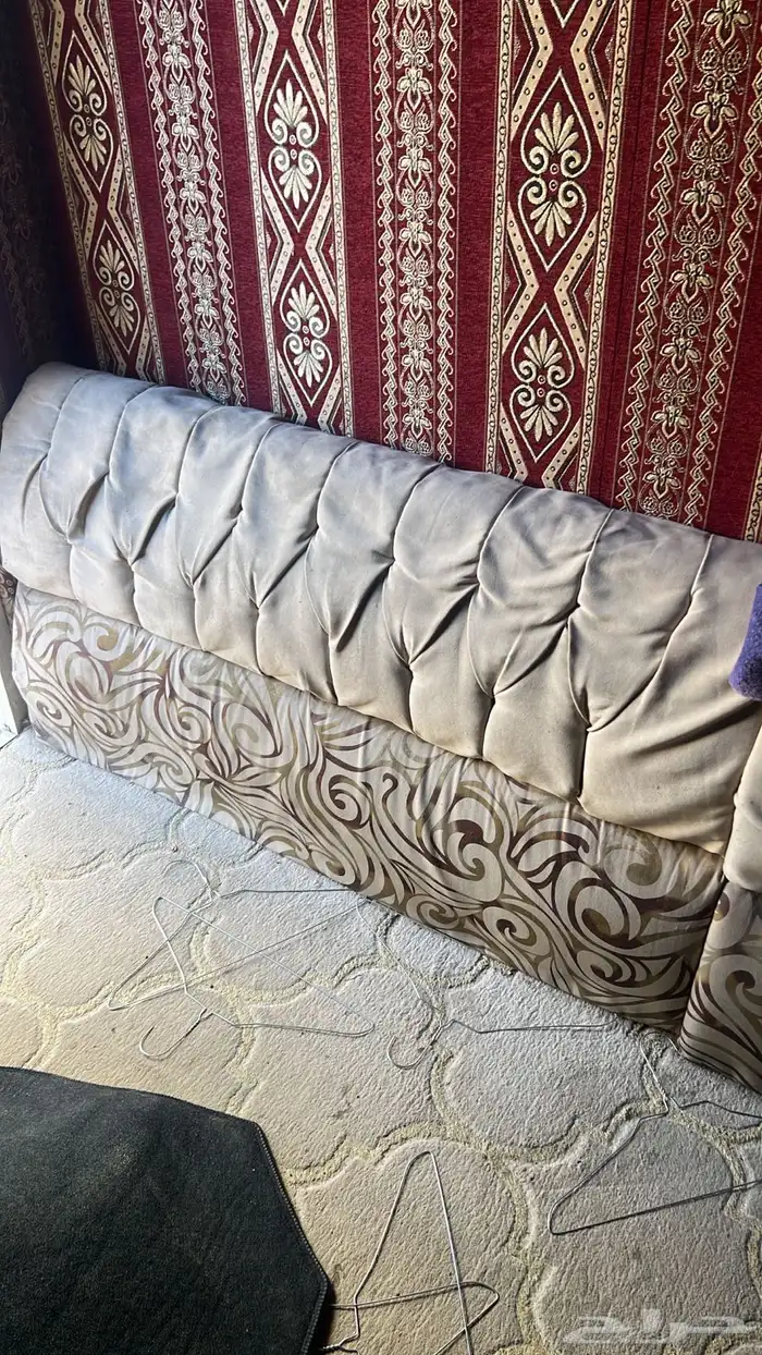 عندي مجموعة اثاث فرشات ومخاد ومراكي وقدور وأباريق 0