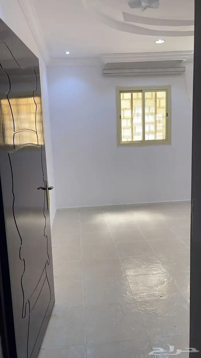 للإيجار شقة دور أرضي بحي الواسط 6