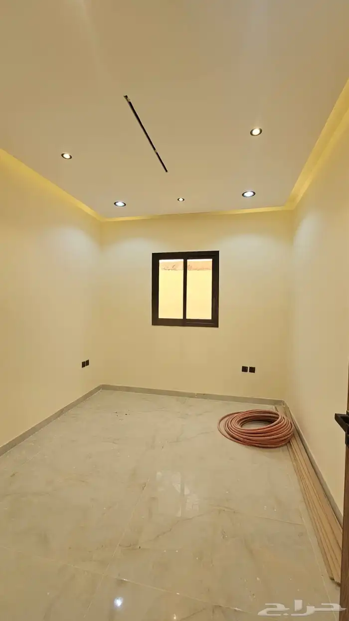 للبيع فيلا وشقتين في الرياض 1