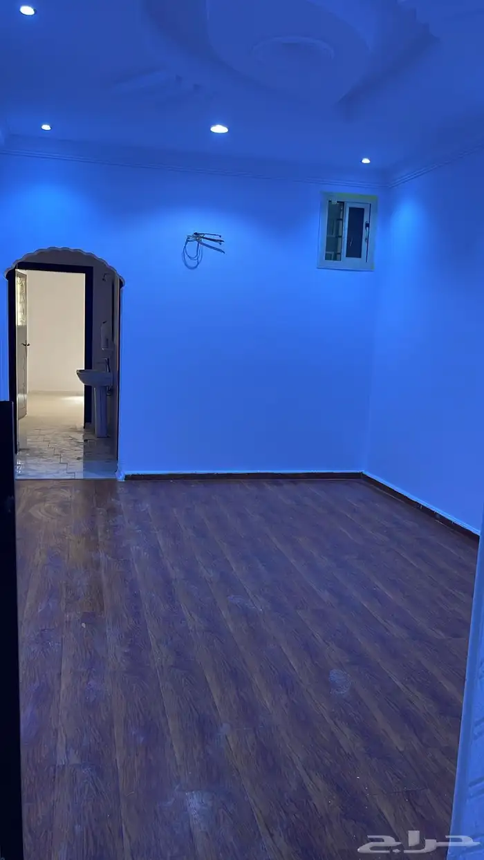 للإيجار شقة دور أرضي بحي الواسط 7