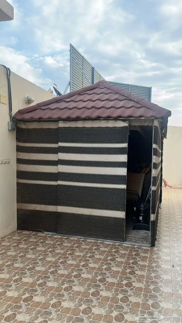 خيمة للبيع استخدام نظيف جدا  مقاس 2 5 في 4.5 0