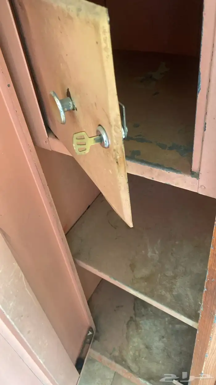 دولاب ملابس قديم ثرات تم البيع 4