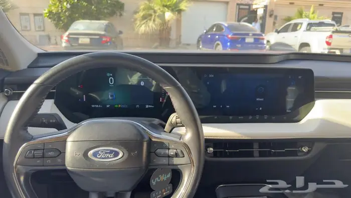 للبيع فورد تورس 2023 تريند بلص نص فل ماشيه 80 10