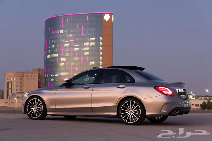 مرسيدس C300 موديل 2021 بمحرك رباعي 0
