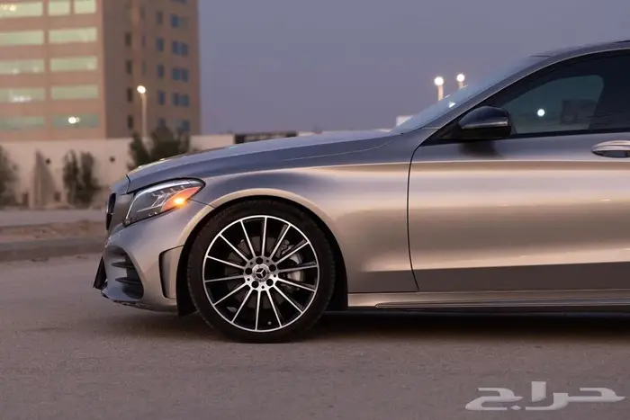 مرسيدس C300 موديل 2021 بمحرك رباعي 11
