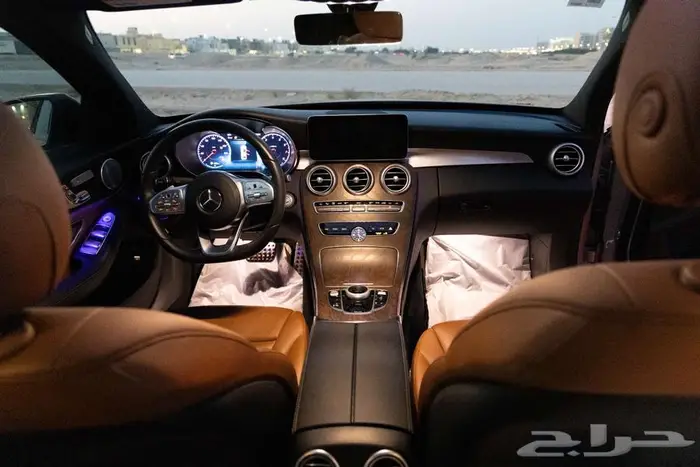 مرسيدس C300 موديل 2021 بمحرك رباعي 17