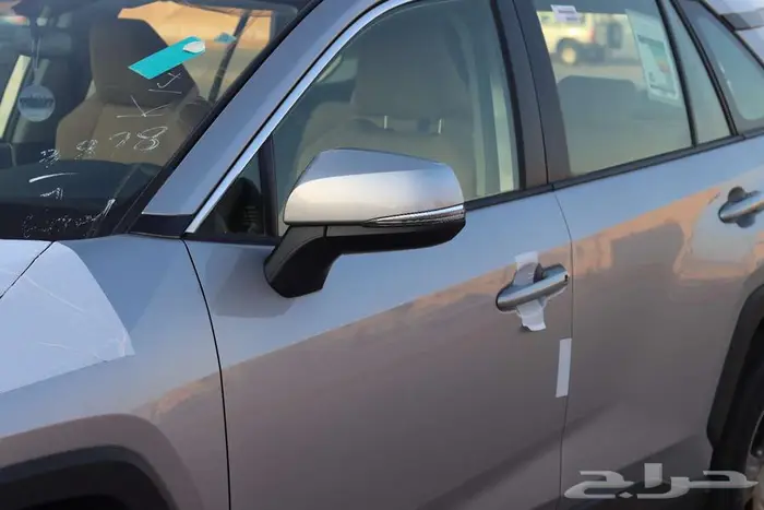 تويوتا راف فور LE4X4موديل 2025 1