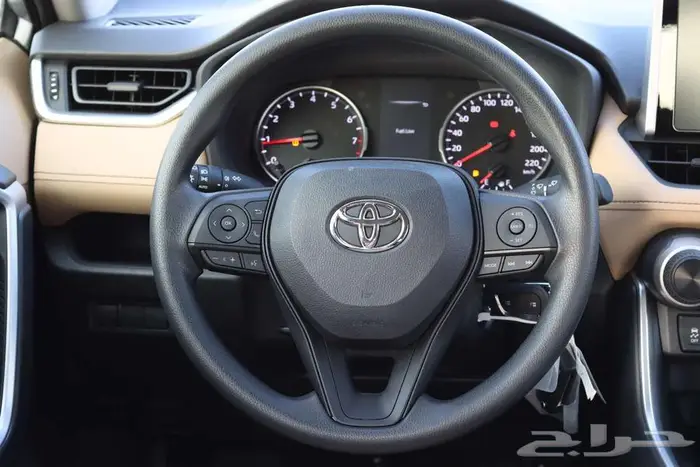 تويوتا راف فور LE4X4موديل 2025 3