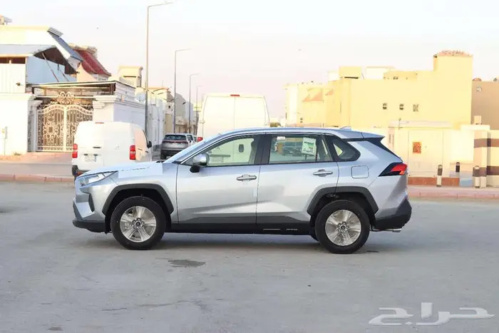 تويوتا راف فور LE4X4موديل 2025 22