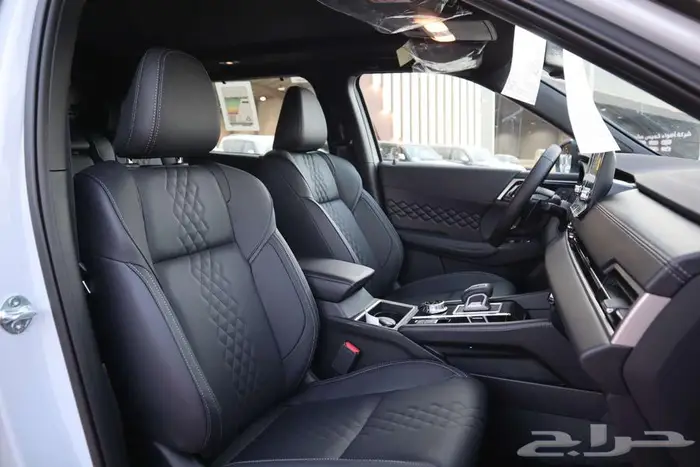 ميتسوبيشي اوتلاندر بريميوم بلاك سام موديل 2025 تأجير تمليك 19