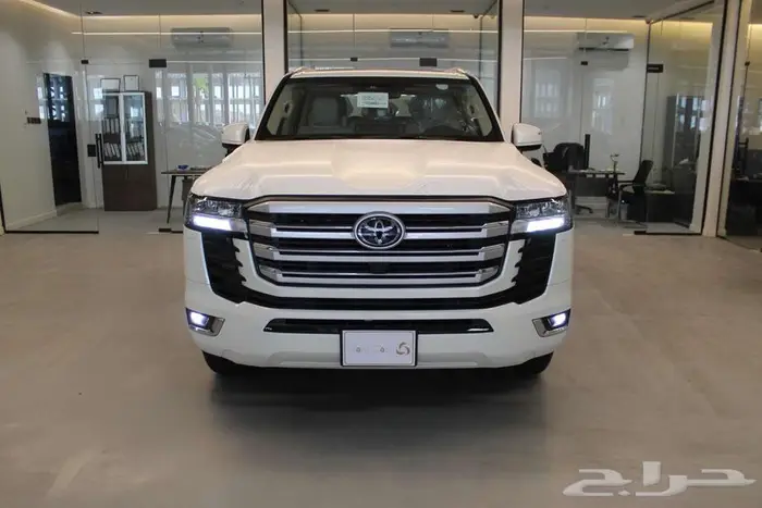 تويوتا لاندكروزر GXR L4 2025 بنزين 0
