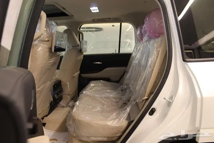 تويوتا لاندكروزر GXR L4 2025 بنزين 9