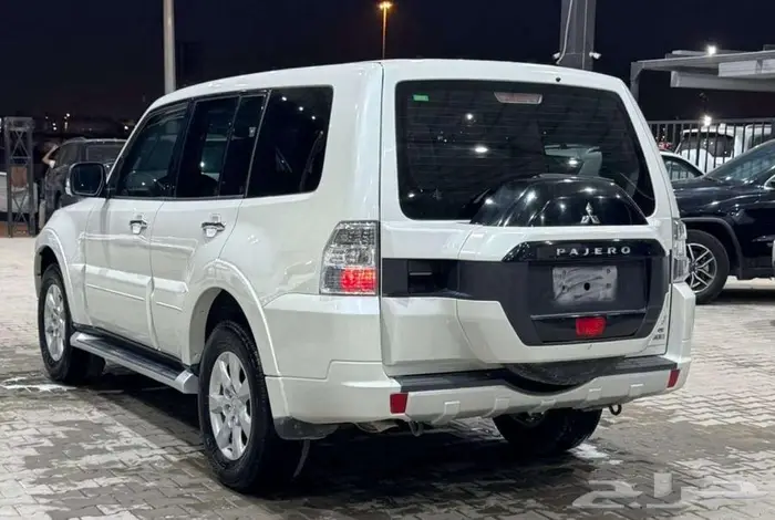 ميتسوبيشي باجيرو GLS 7