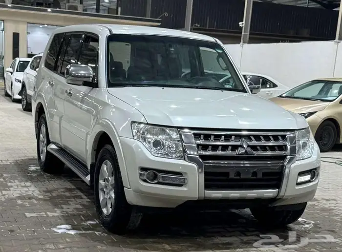 ميتسوبيشي باجيرو GLS 2