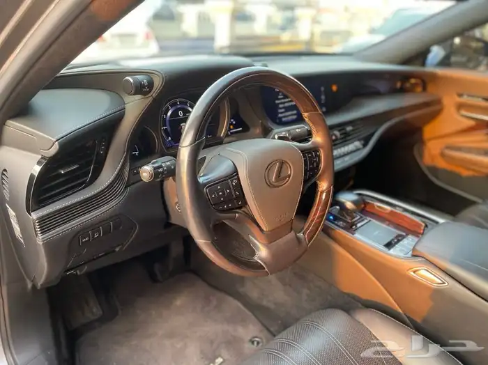 لكزس LS500 2019 7