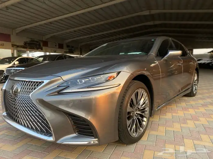 لكزس LS500 2019 1