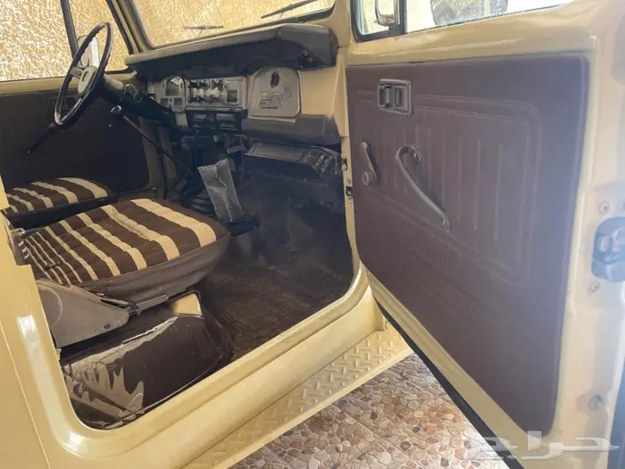 للبيع جيب ربع 83 لوكس 8