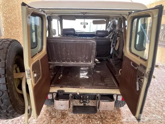 للبيع جيب ربع 83 لوكس 10