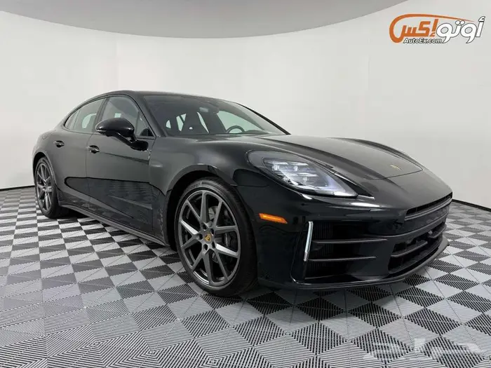 2025 بورشه باناميرا 4 4