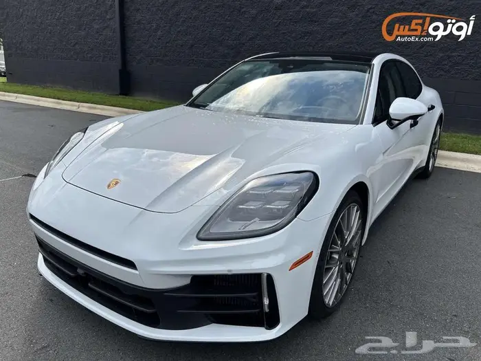 2025 بورشه باناميرا 4 0