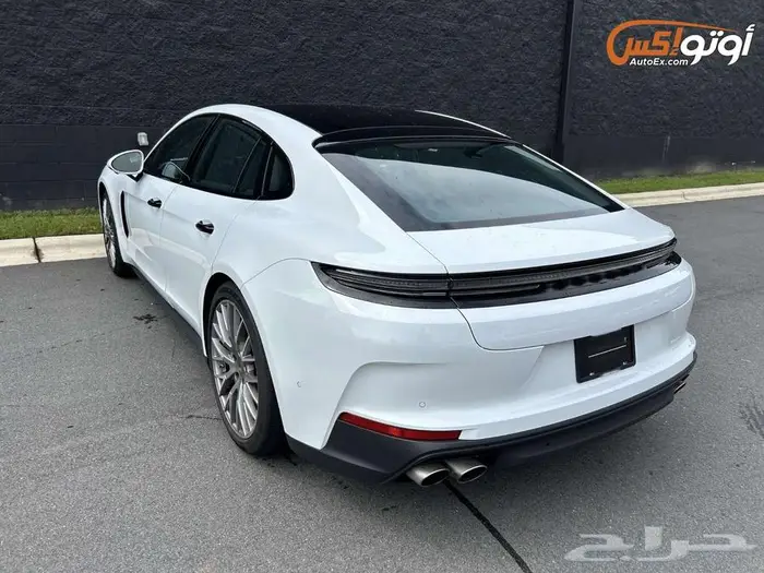 2025 بورشه باناميرا 4 1