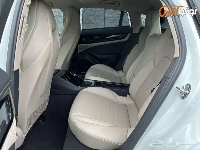 2025 بورشه باناميرا 4 15