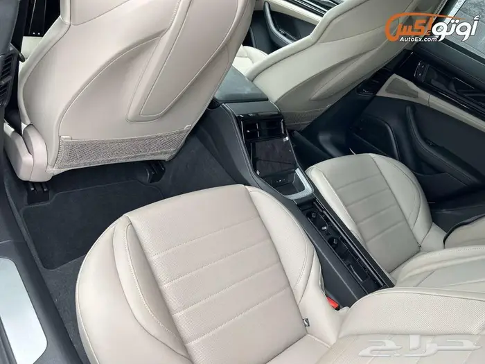 2025 بورشه باناميرا 4 16