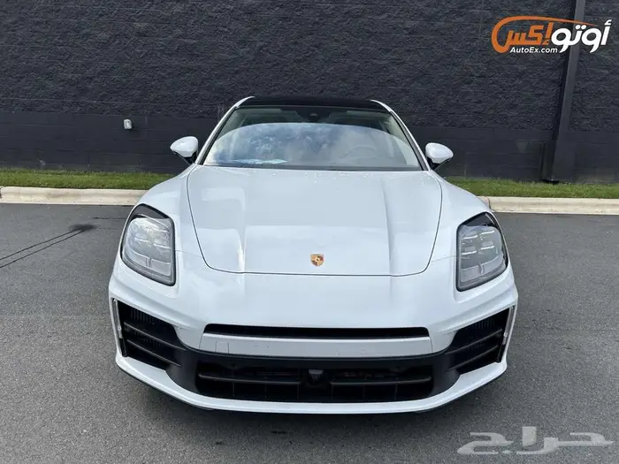 2025 بورشه باناميرا 4 4