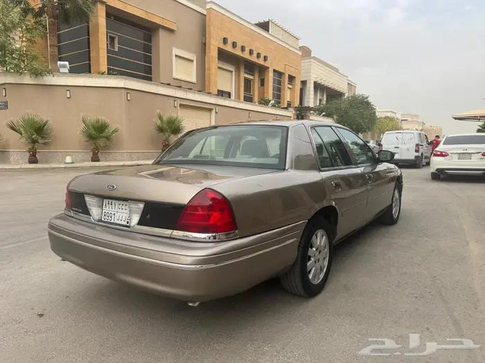 فورد كراون فاكتوريا 2004 م سعودي مع لوحة مميزه 3