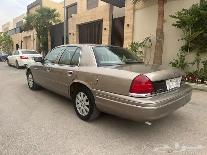 فورد كراون فاكتوريا 2004 م سعودي مع لوحة مميزه 4