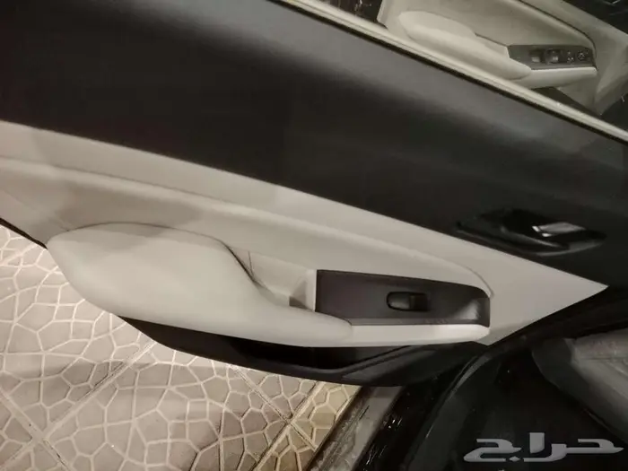 نيسان التيما ستاندر 2025 لون اسود ALTIMA 14