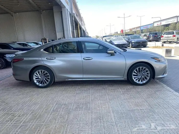 لكزس ES 350 DD فل كامل 2025 - الساير كويتي.. 18