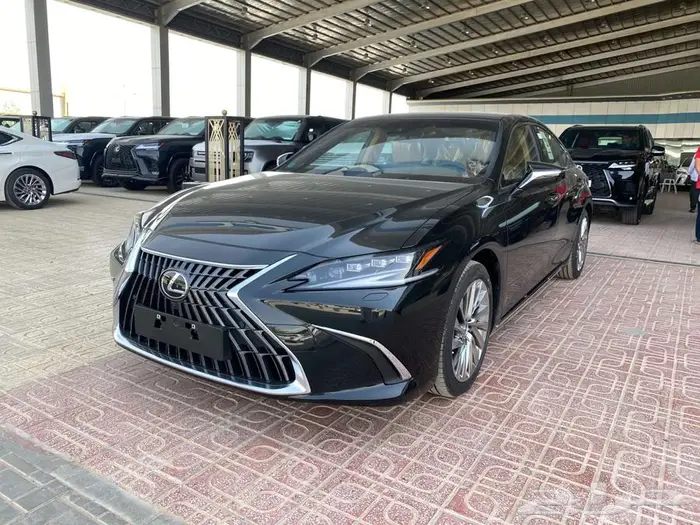لكزس ES 350 DD فل كامل 2025 - الساير كويتي.. 2