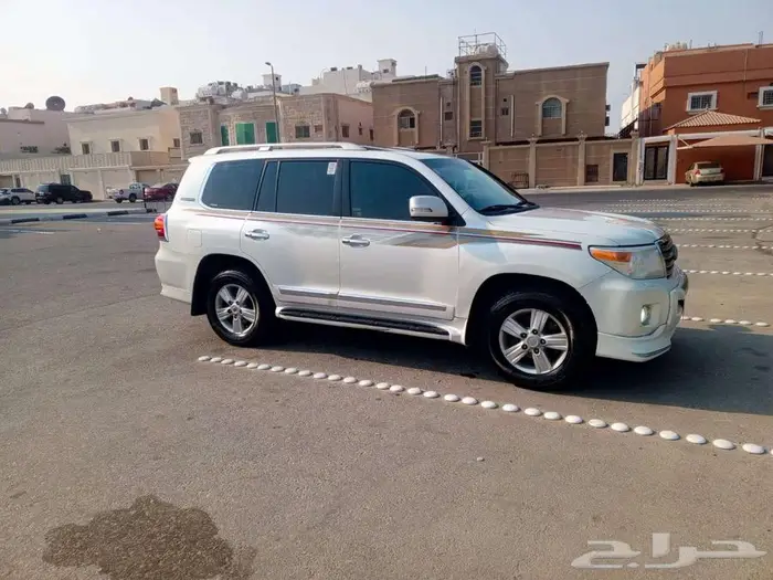 لاند كروزر 2013 VXRفل كامل 8