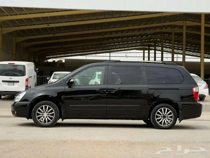 كيا كرنيفال 2011 7