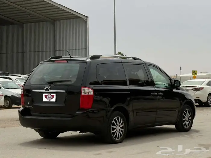 كيا كرنيفال 2011 2