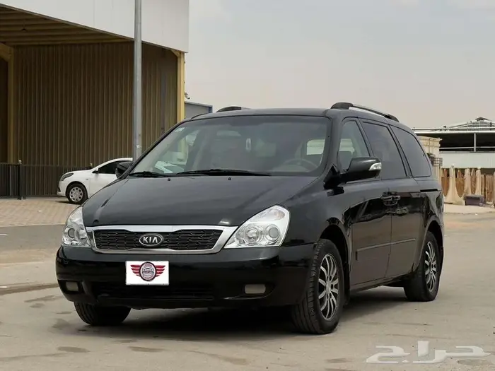 كيا كرنيفال 2011 4