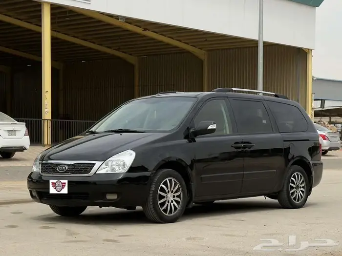 كيا كرنيفال 2011 6