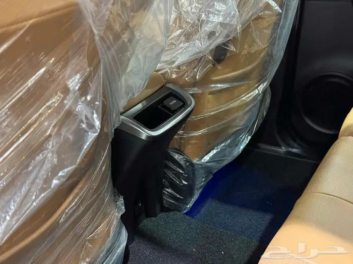 فورتشنر 6 سلندر 2025 بنزين (عليها ملاحظة خفيفة) بطاقة جمركية 17