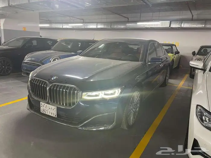 BMW 730Li فل كامل 2022 (اللون الأزرق المميز) 1