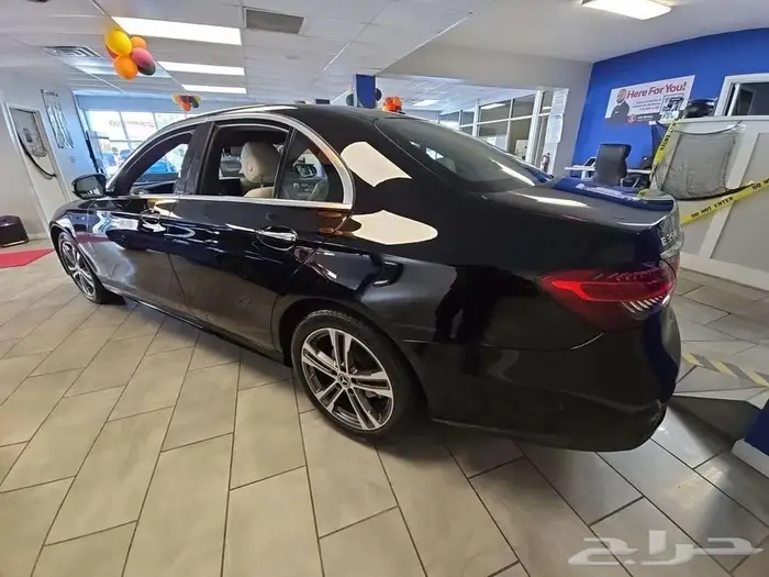 Mercedes-Benz E 350 4MATIC Sedan 3