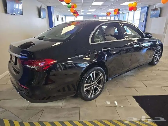 Mercedes-Benz E 350 4MATIC Sedan 4